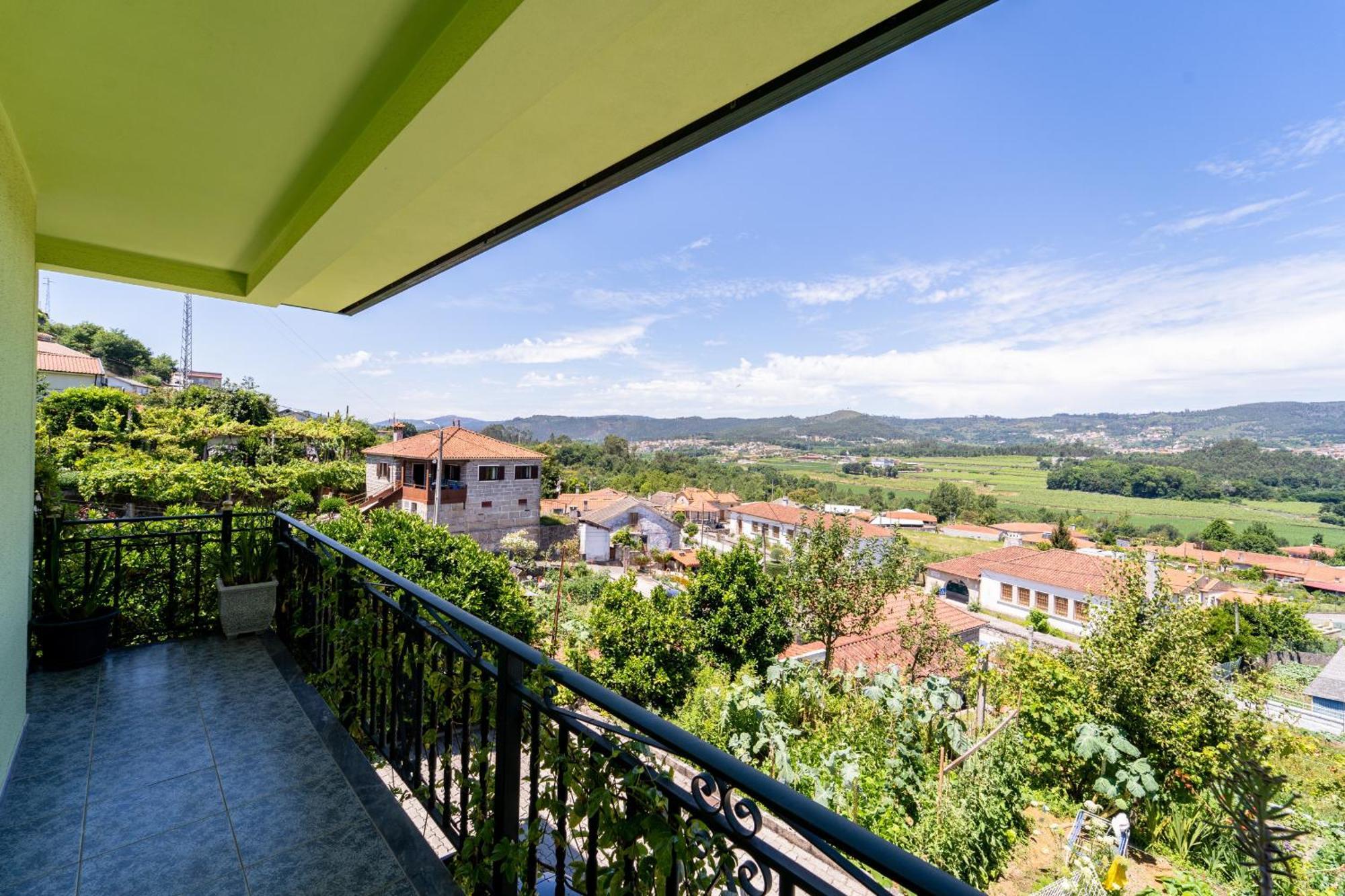 Gondomar Guimaraes - Moradia V3 Com Piscina Natural By House And People מראה חיצוני תמונה